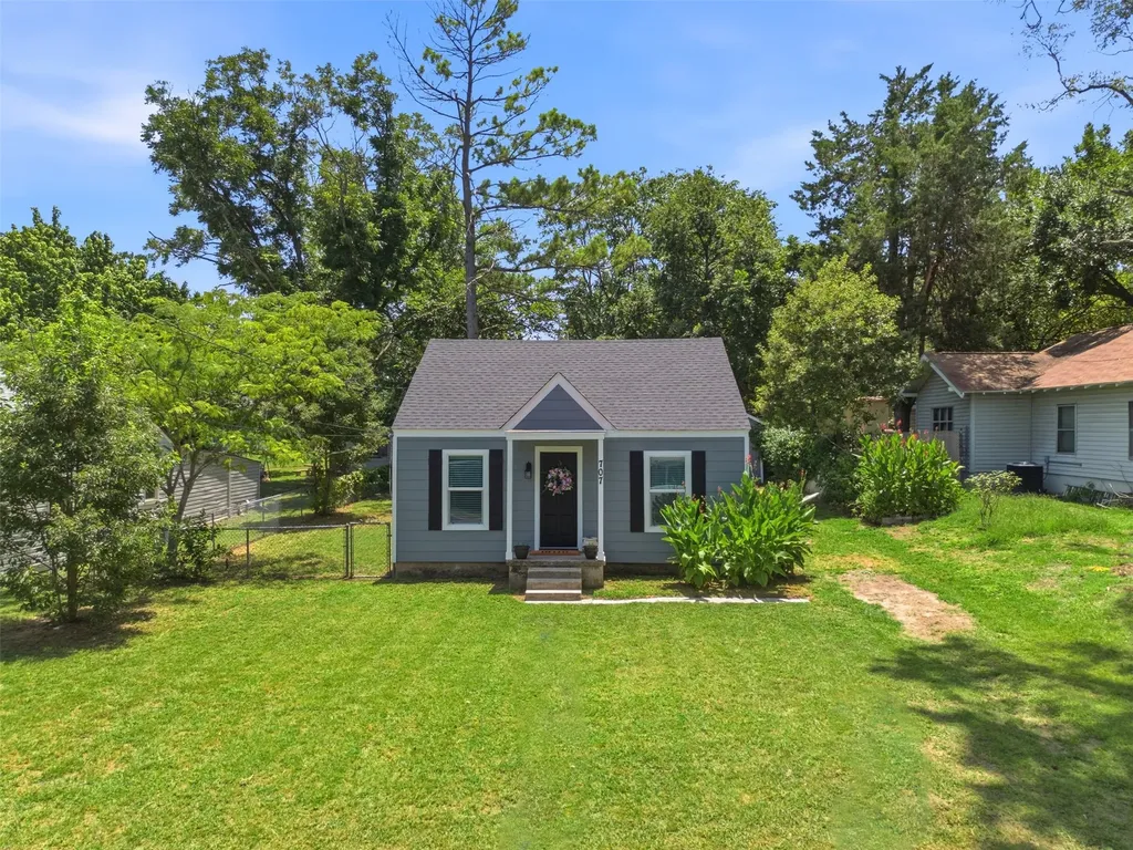 707 W Water Street Weatherford TX 76086
