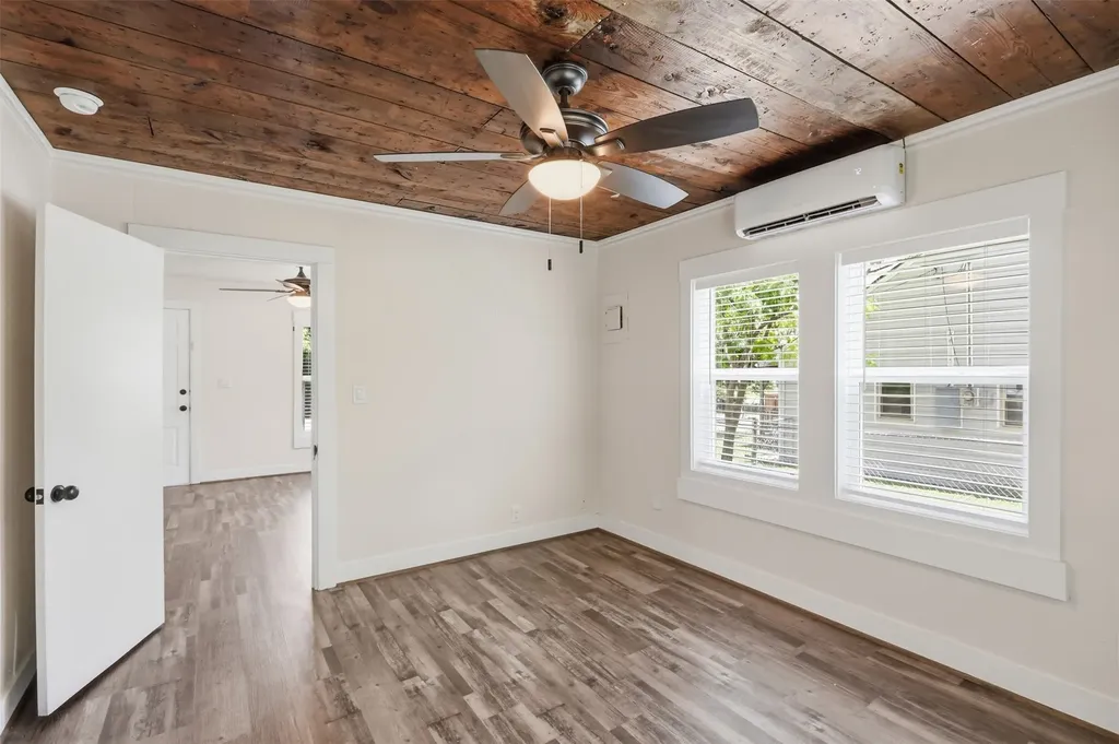 707 W Water Street Weatherford TX 76086
