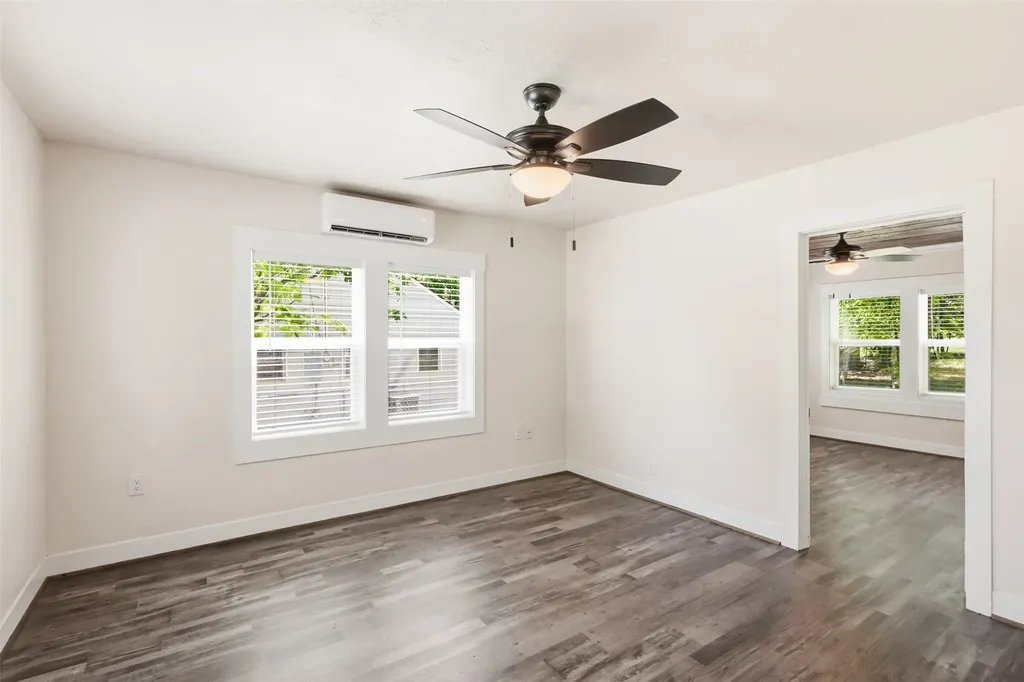 707 W Water Street Weatherford TX 76086