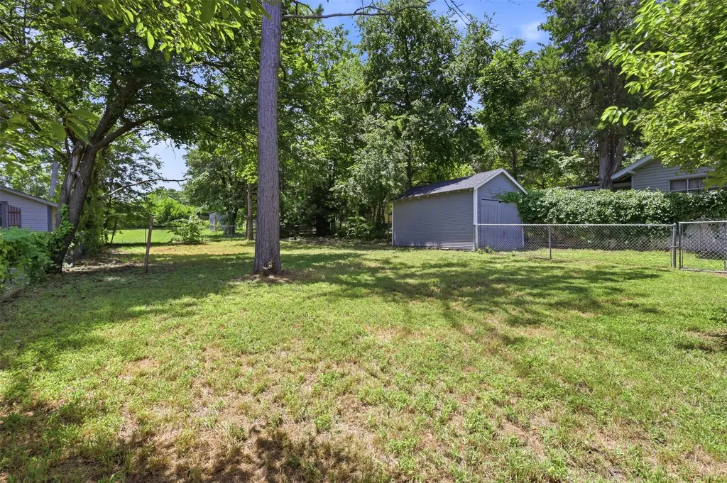 707 W Water Street Weatherford TX 76086