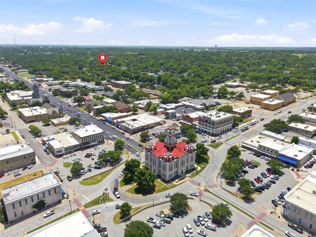 707 W Water Street Weatherford TX 76086