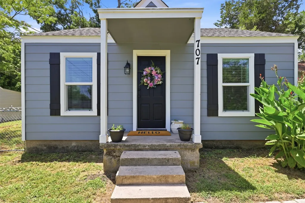 707 W Water Street Weatherford TX 76086