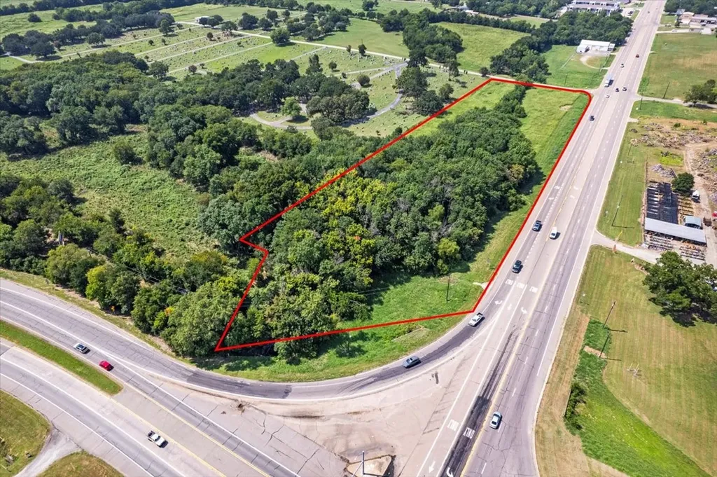 Westside W Tx-121 Highway Bonham TX 75418