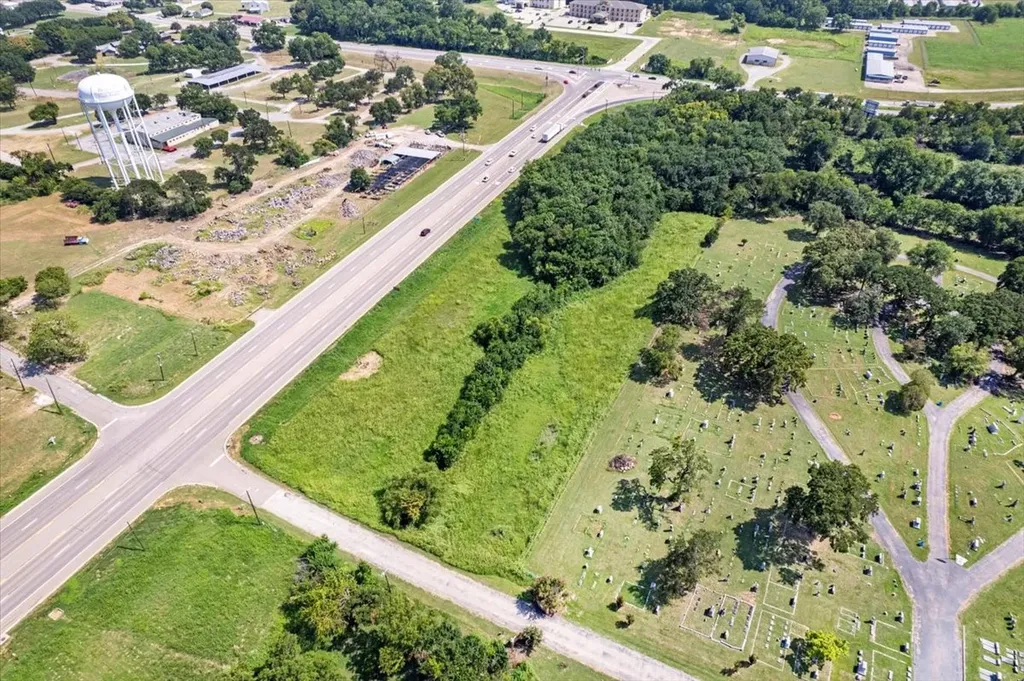 Westside W Tx-121 Highway Bonham TX 75418