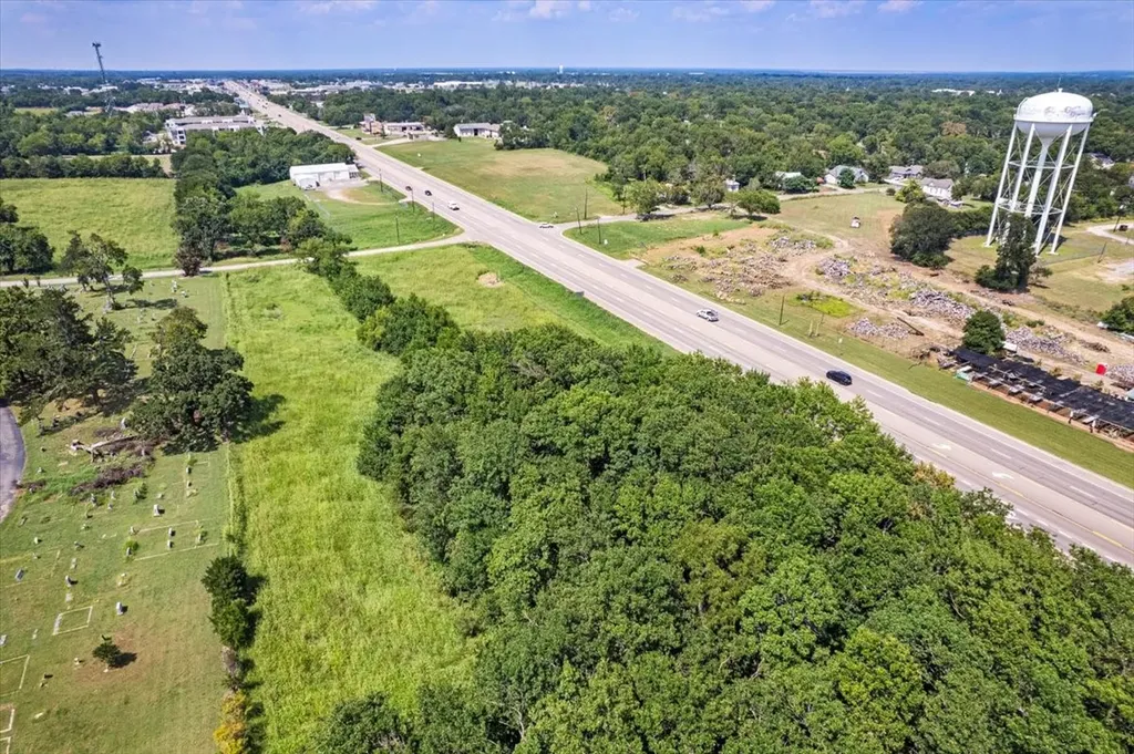 Westside W Tx-121 Highway Bonham TX 75418