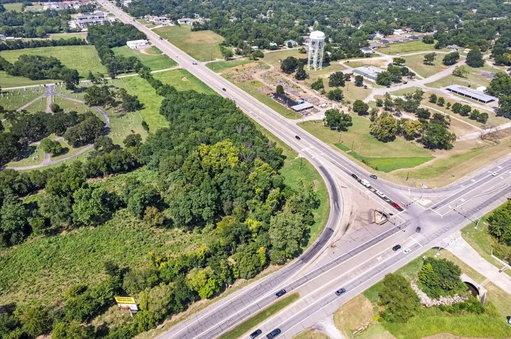 Westside W Tx-121 Highway Bonham TX 75418
