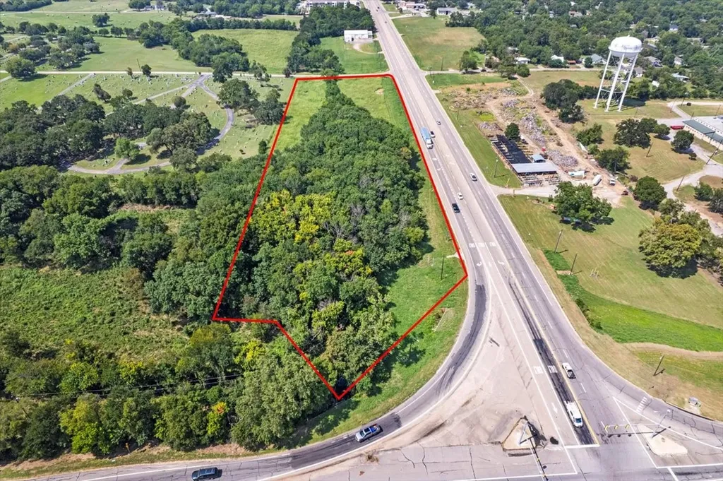 Westside W Tx-121 Highway Bonham TX 75418