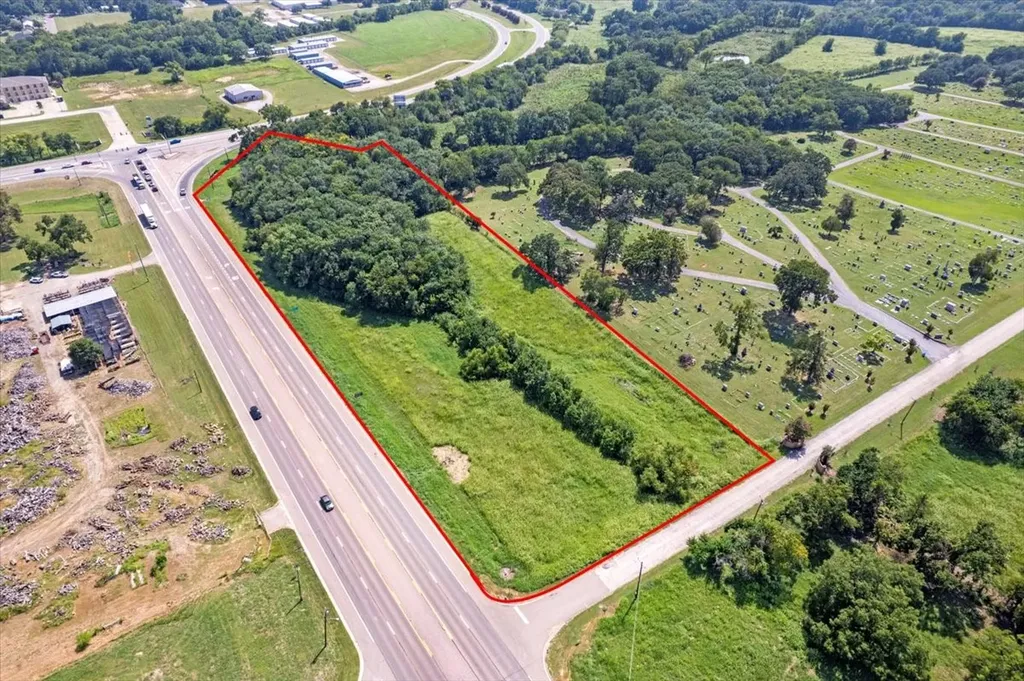 Westside W Tx-121 Highway Bonham TX 75418