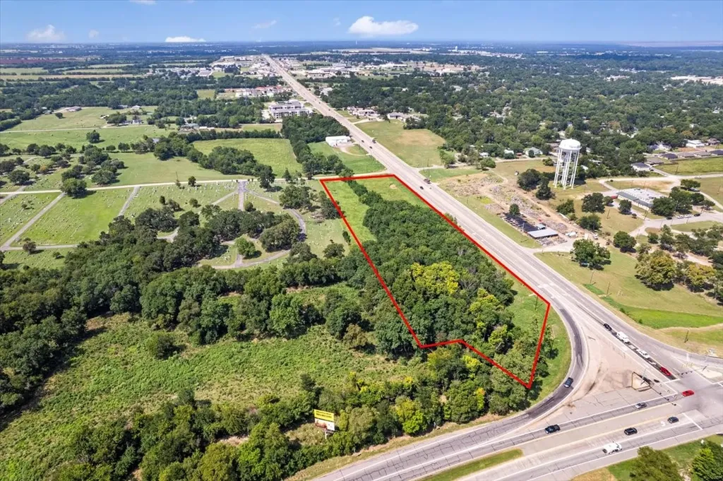 Westside W Tx-121 Highway Bonham TX 75418