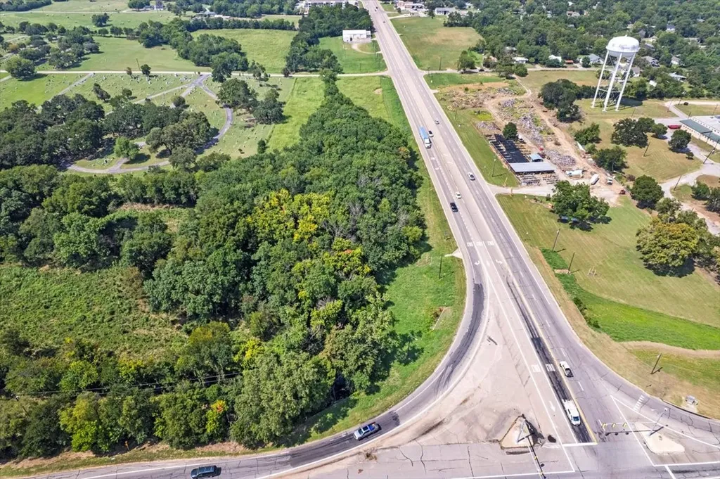 Westside W Tx-121 Highway Bonham TX 75418