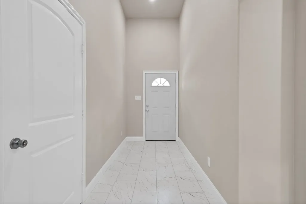 407 E Willingham Street Cleburne TX 76031