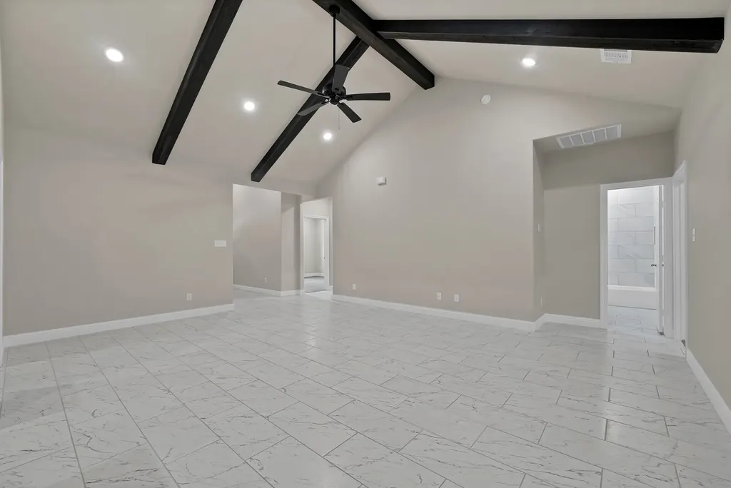 407 E Willingham Street Cleburne TX 76031
