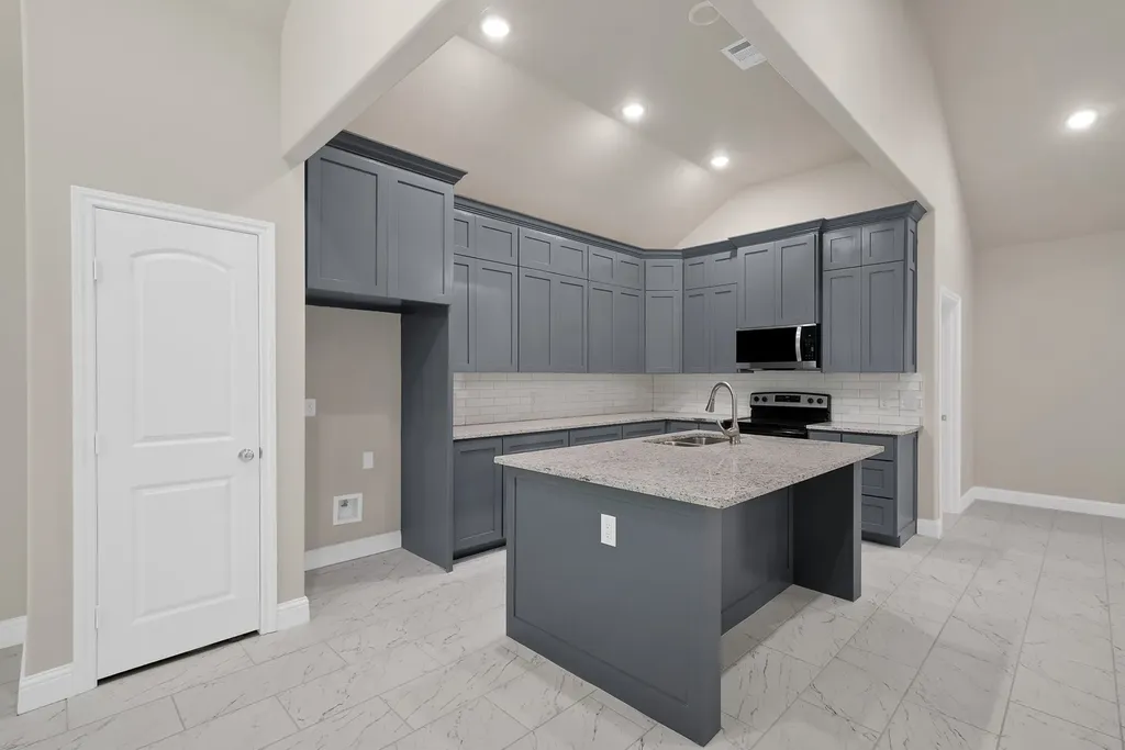 407 E Willingham Street Cleburne TX 76031