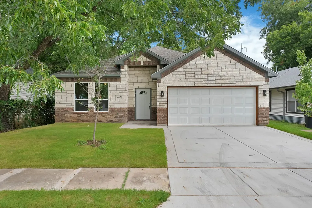 407 E Willingham Street Cleburne TX 76031