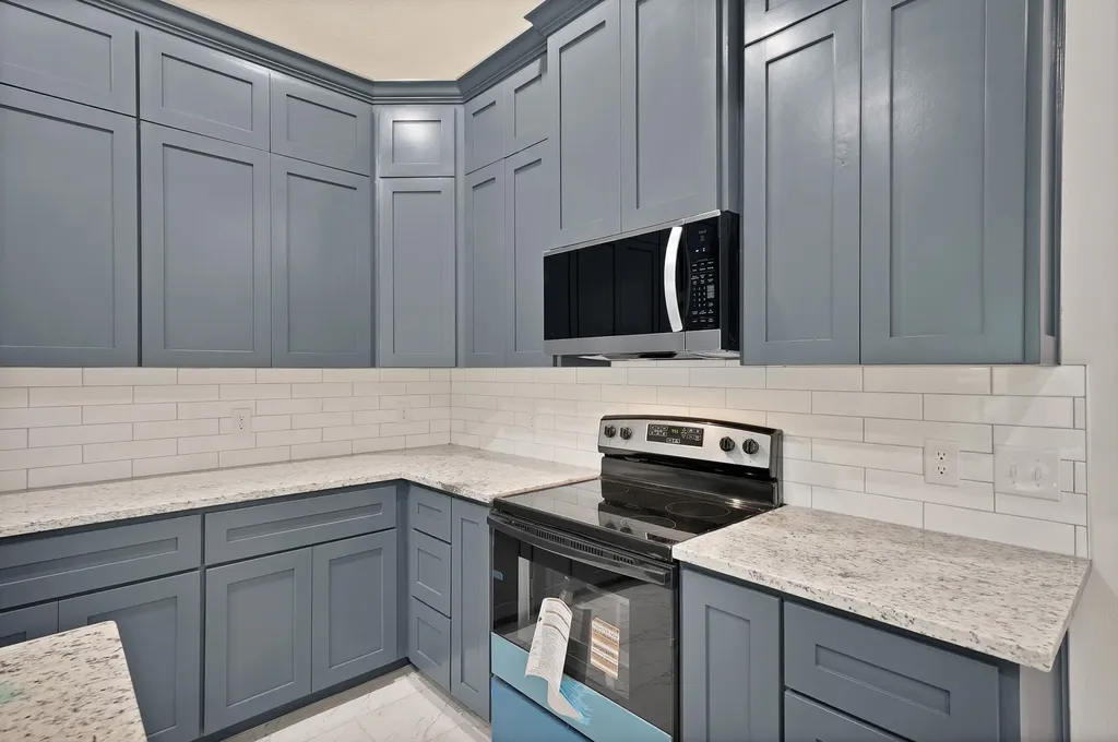 407 E Willingham Street Cleburne TX 76031