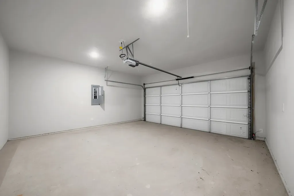 407 E Willingham Street Cleburne TX 76031