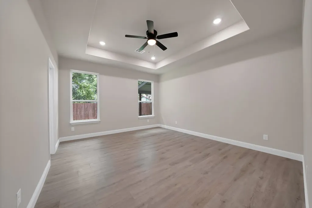407 E Willingham Street Cleburne TX 76031