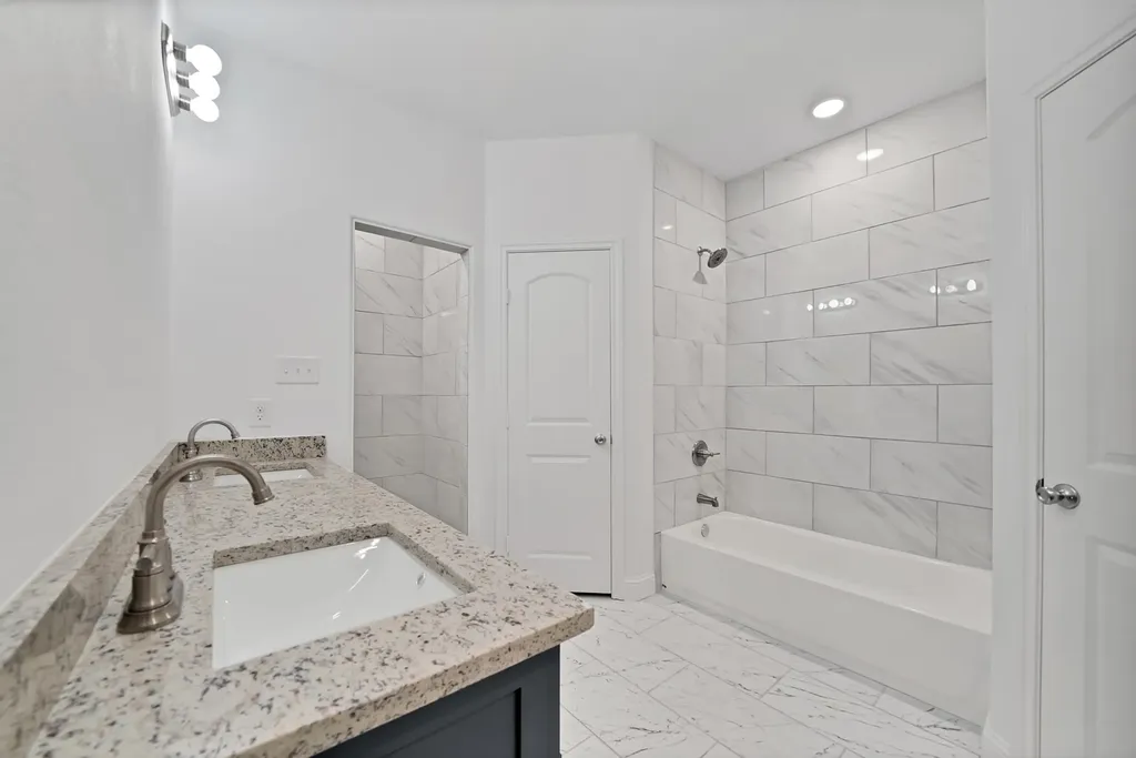 407 E Willingham Street Cleburne TX 76031
