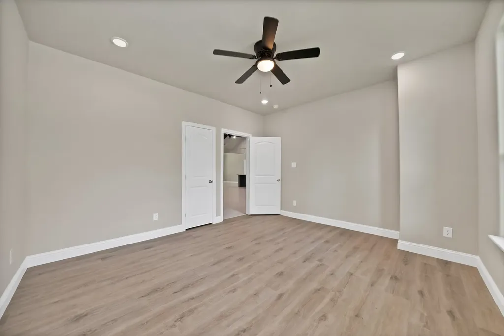 407 E Willingham Street Cleburne TX 76031
