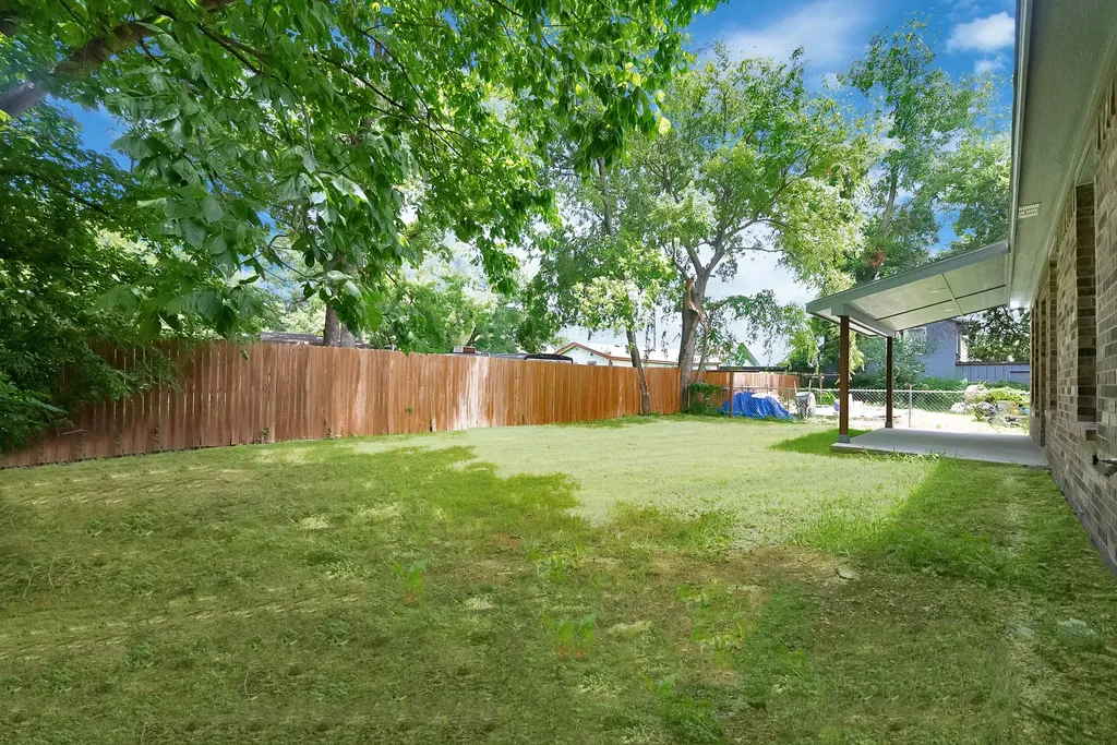 407 E Willingham Street Cleburne TX 76031
