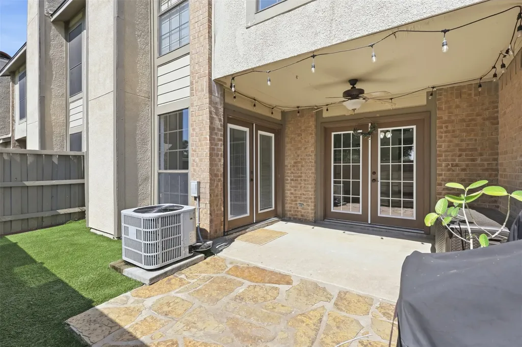 322 W Harwood Road Hurst TX 76054
