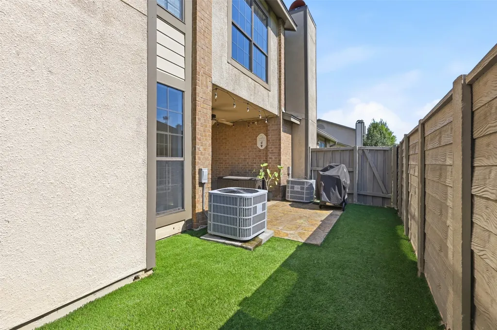 322 W Harwood Road Hurst TX 76054