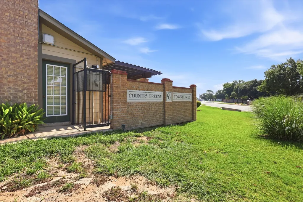 322 W Harwood Road Hurst TX 76054