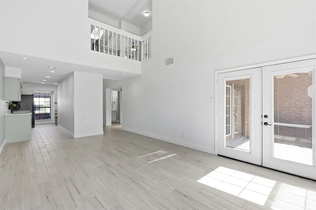 322 W Harwood Road Hurst TX 76054
