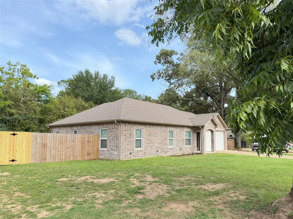 449 Cypress Street Pittsburg TX 75686