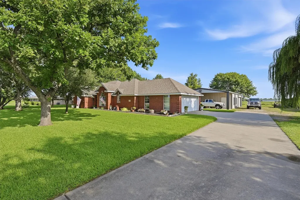 522 Preston Drive Pottsboro TX 75076