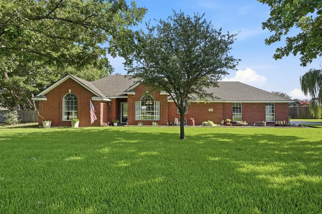 522 Preston Drive Pottsboro TX 75076