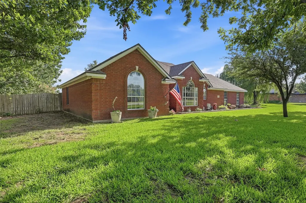 522 Preston Drive Pottsboro TX 75076