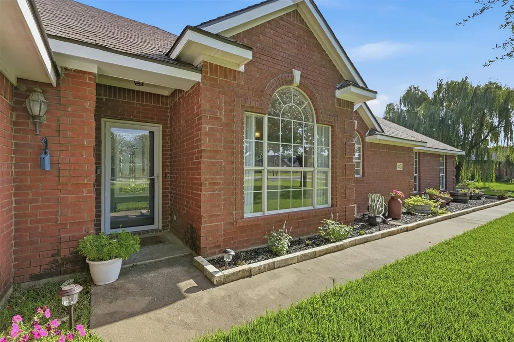 522 Preston Drive Pottsboro TX 75076