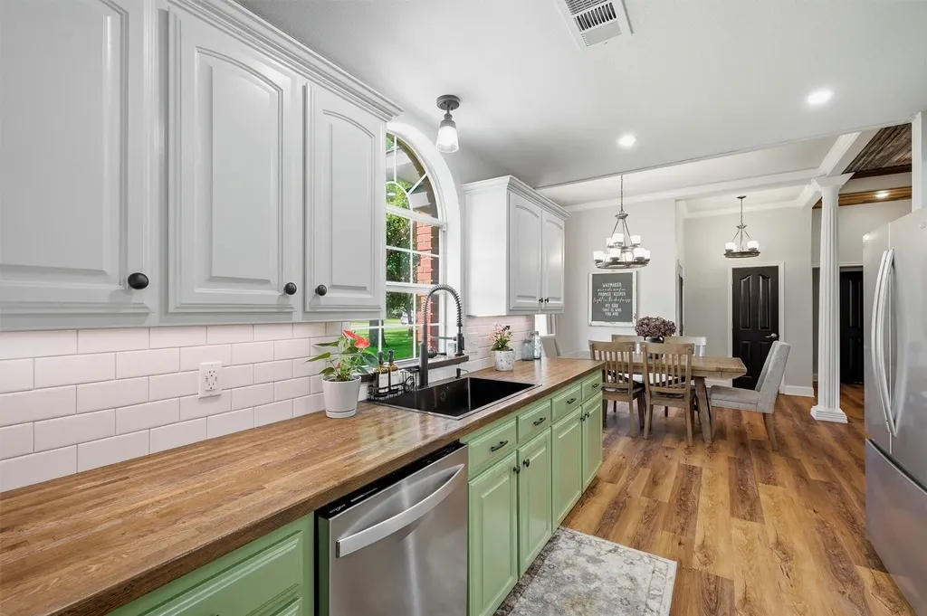 522 Preston Drive Pottsboro TX 75076