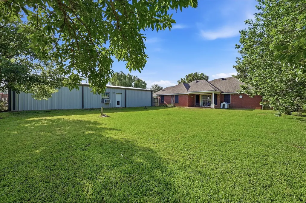 522 Preston Drive Pottsboro TX 75076