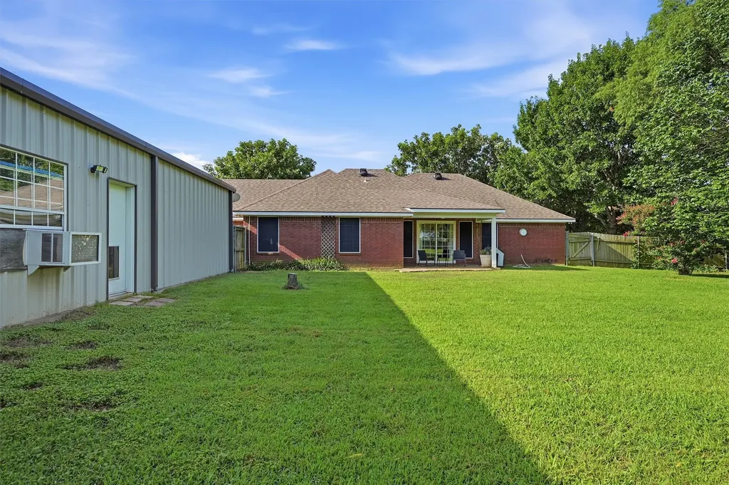 522 Preston Drive Pottsboro TX 75076