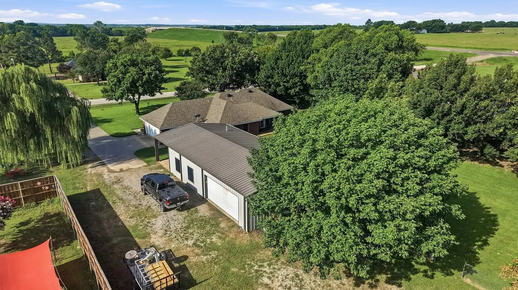 522 Preston Drive Pottsboro TX 75076