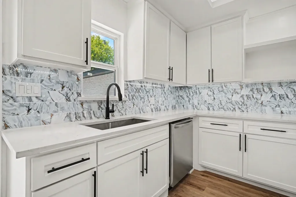2117 Montana Trail Grand Prairie TX 75052