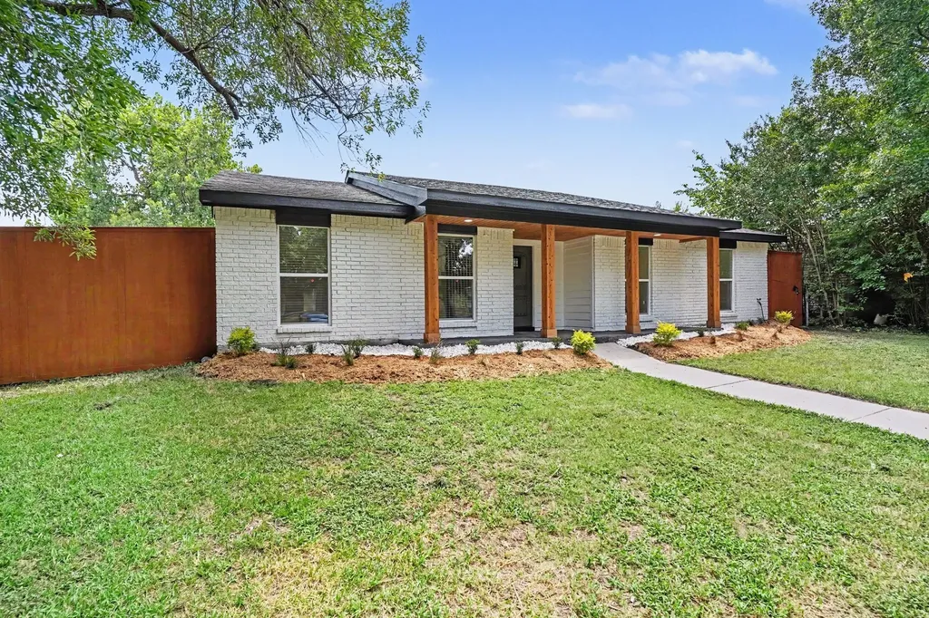 2117 Montana Trail Grand Prairie TX 75052