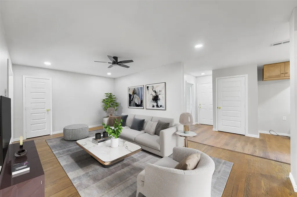 2335 Hartline Drive Dallas TX 75228