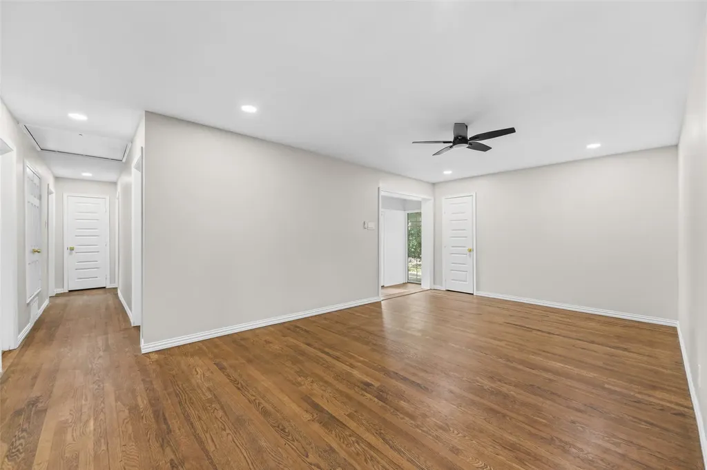 2335 Hartline Drive Dallas TX 75228