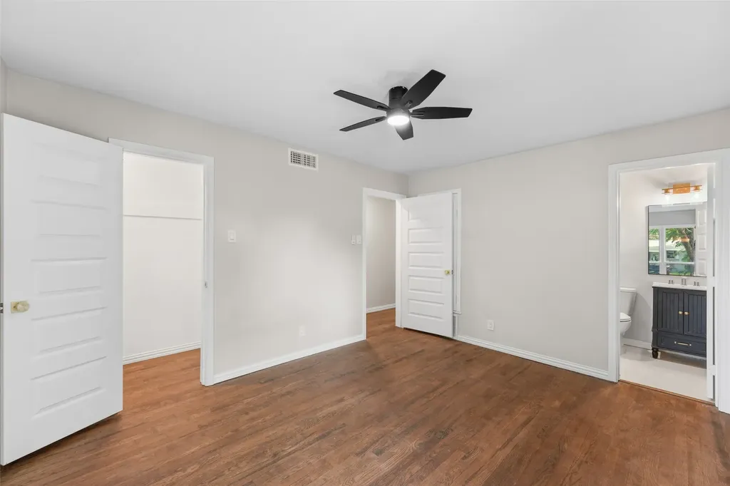 2335 Hartline Drive Dallas TX 75228
