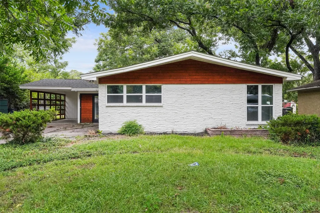 2335 Hartline Drive Dallas TX 75228