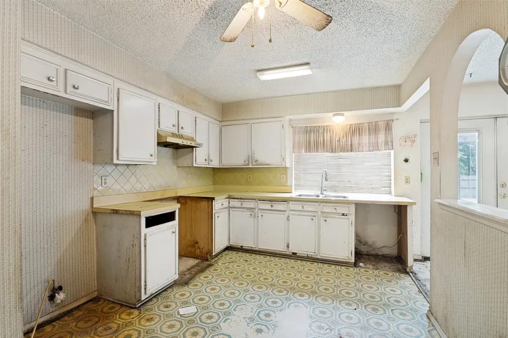 1805 Bosque Drive Garland TX 75040