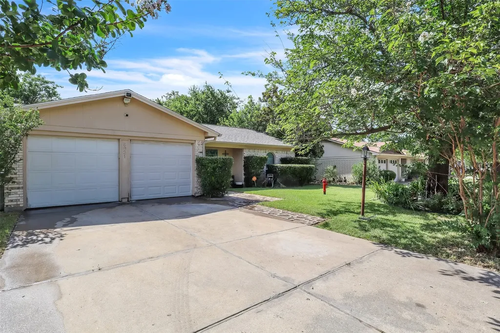 6921 Windy Hill Road Forest Hill TX 76140