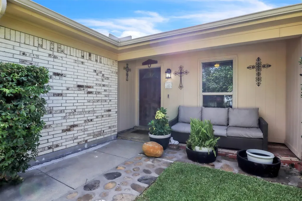 6921 Windy Hill Road Forest Hill TX 76140