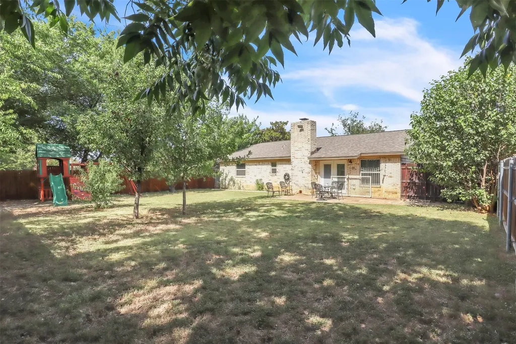6921 Windy Hill Road Forest Hill TX 76140