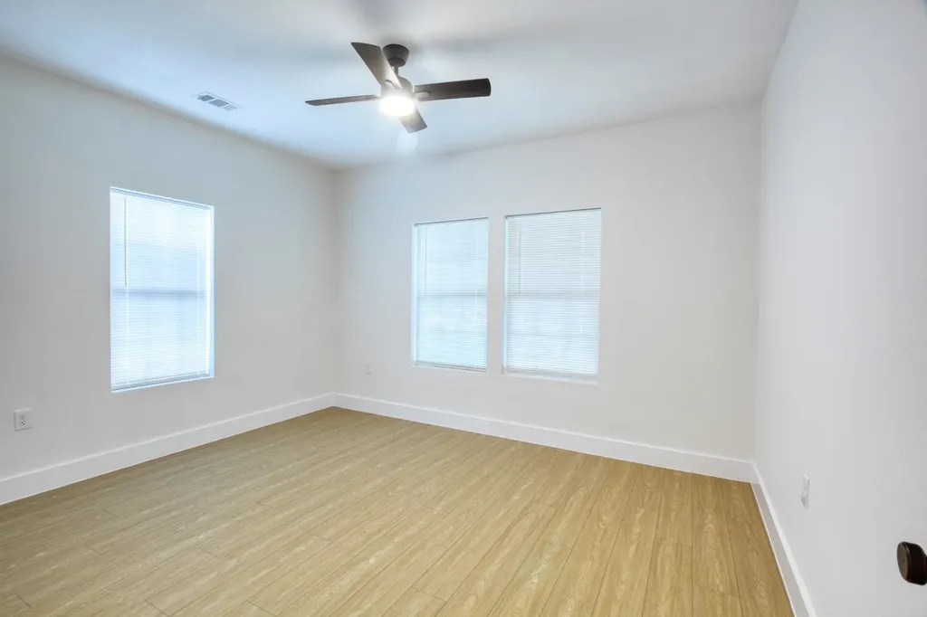 2511 W Lovers Lane Dallas TX 75235