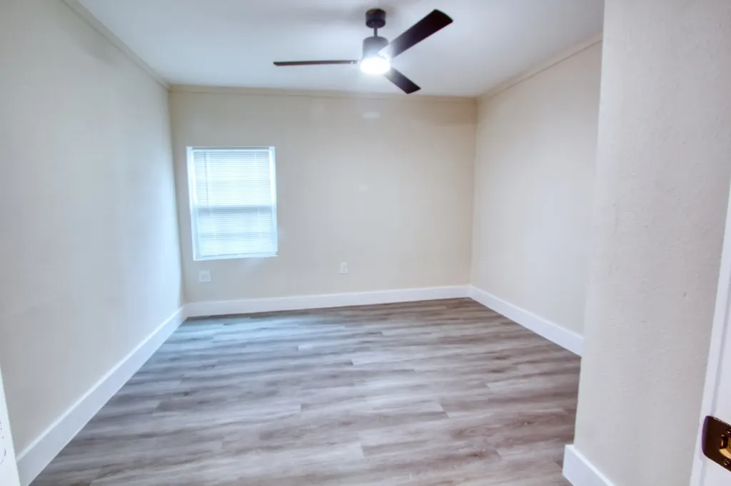 2511 W Lovers Lane Dallas TX 75235