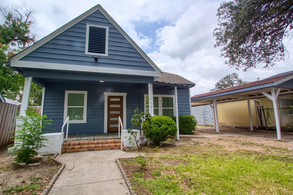 2511 W Lovers Lane Dallas TX 75235